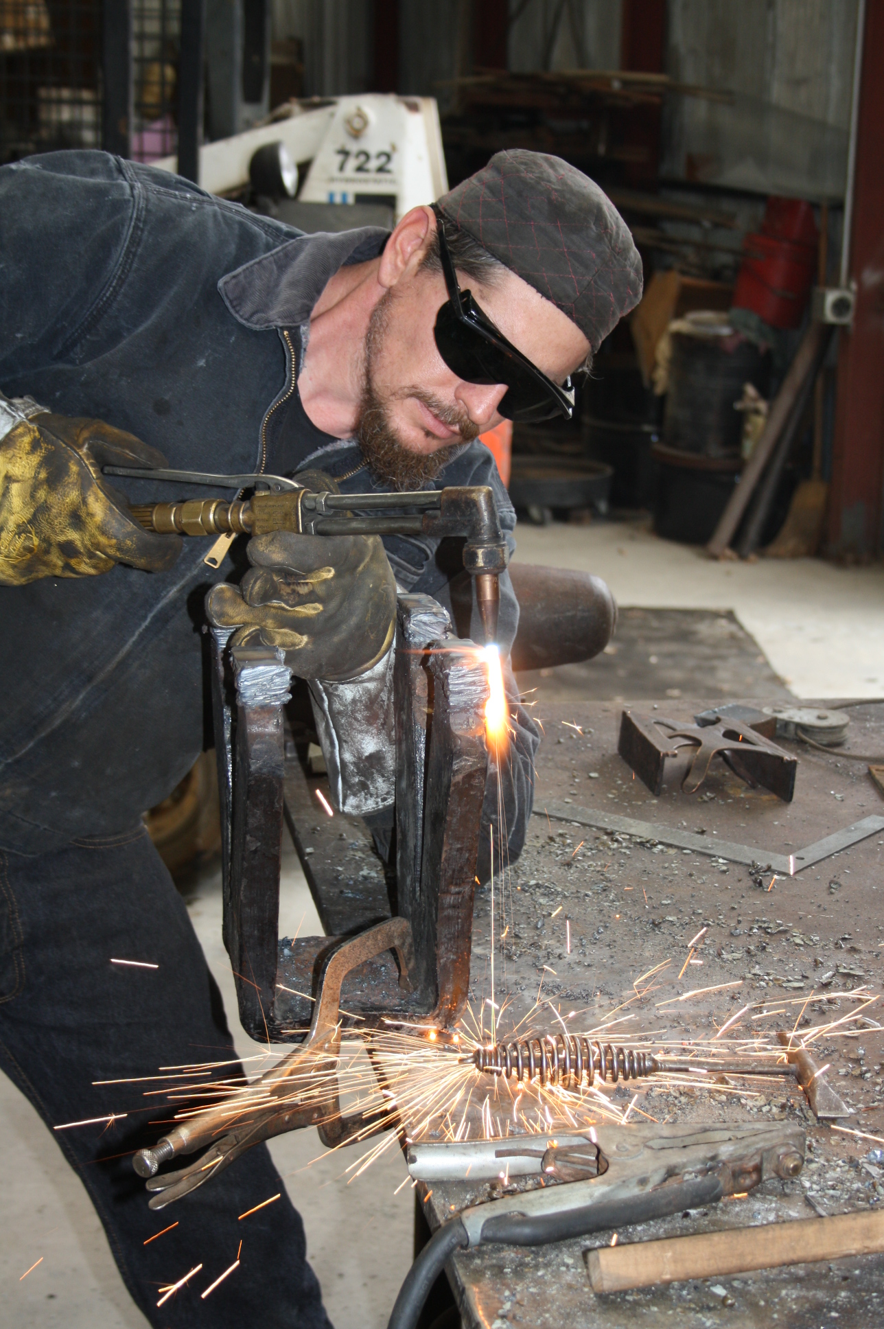 HM01 ฆ้อนเคาะขี้เชื่อม ขี้แสล็ก ช่วยให้งานเชื่อมแข็งแกร่งกว่าเดิม พร้อมสปริง ด้ามลดแรงสะท้อน