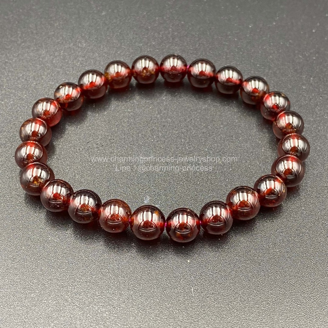 Garnet โกเมน 8 mm AAA หินสำหรับคนเกิดเดือนมกราคม ความหมายดีมากๆ ทำมาค้าขึ้น ร่ำรวยเงินทอง พรั่งพร้อมลาภยศวาสนา