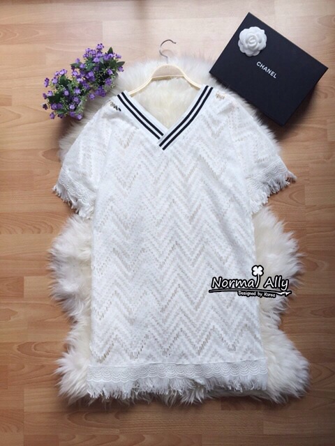 เดรสลูกไม้ เดรสคอวีสีขาว