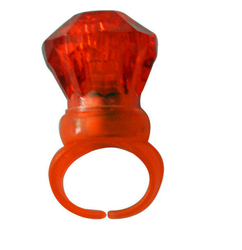 แหวนเพชรมีไฟ LED กระพริบ