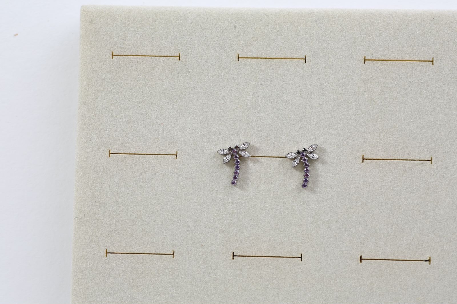 “เช็คสินค้าทัก line ก่อนโอนนะคะ”ไทเทเนี่ยม 100% ต่างหูสำหรับผิวแพ้ง่าย Dragon fly จิวแป้นแบนขันน็อต ขนาดก้านปกติ ราคา/ข้าง ETC139