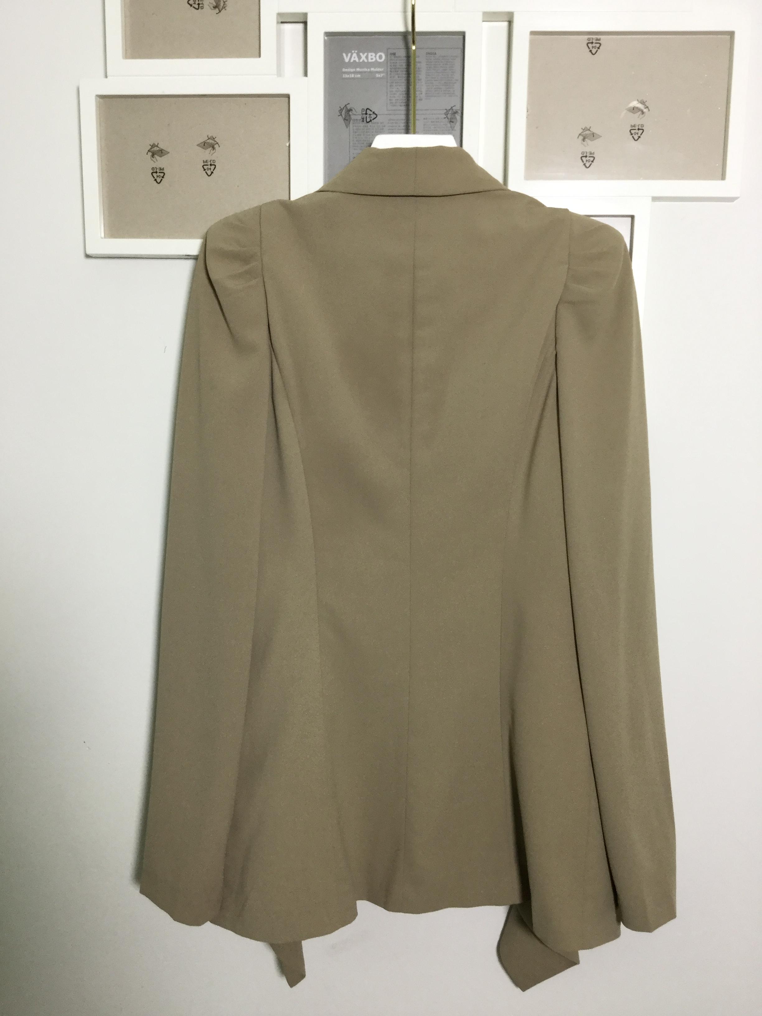 Blazer เบลเซอร์สูททรงสวยใส่แล้วช่วยพรางหุ่นให้ดูผอมเพรียวขึ้น