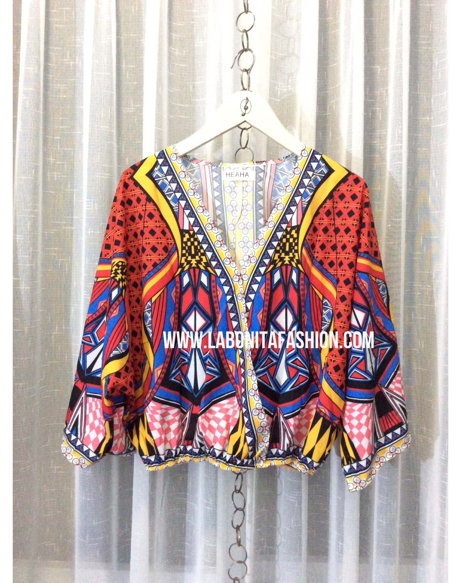 เสื้อโบฮีเมียนคอวี ผ้าปริ้นลายสวยสีสันสดใส