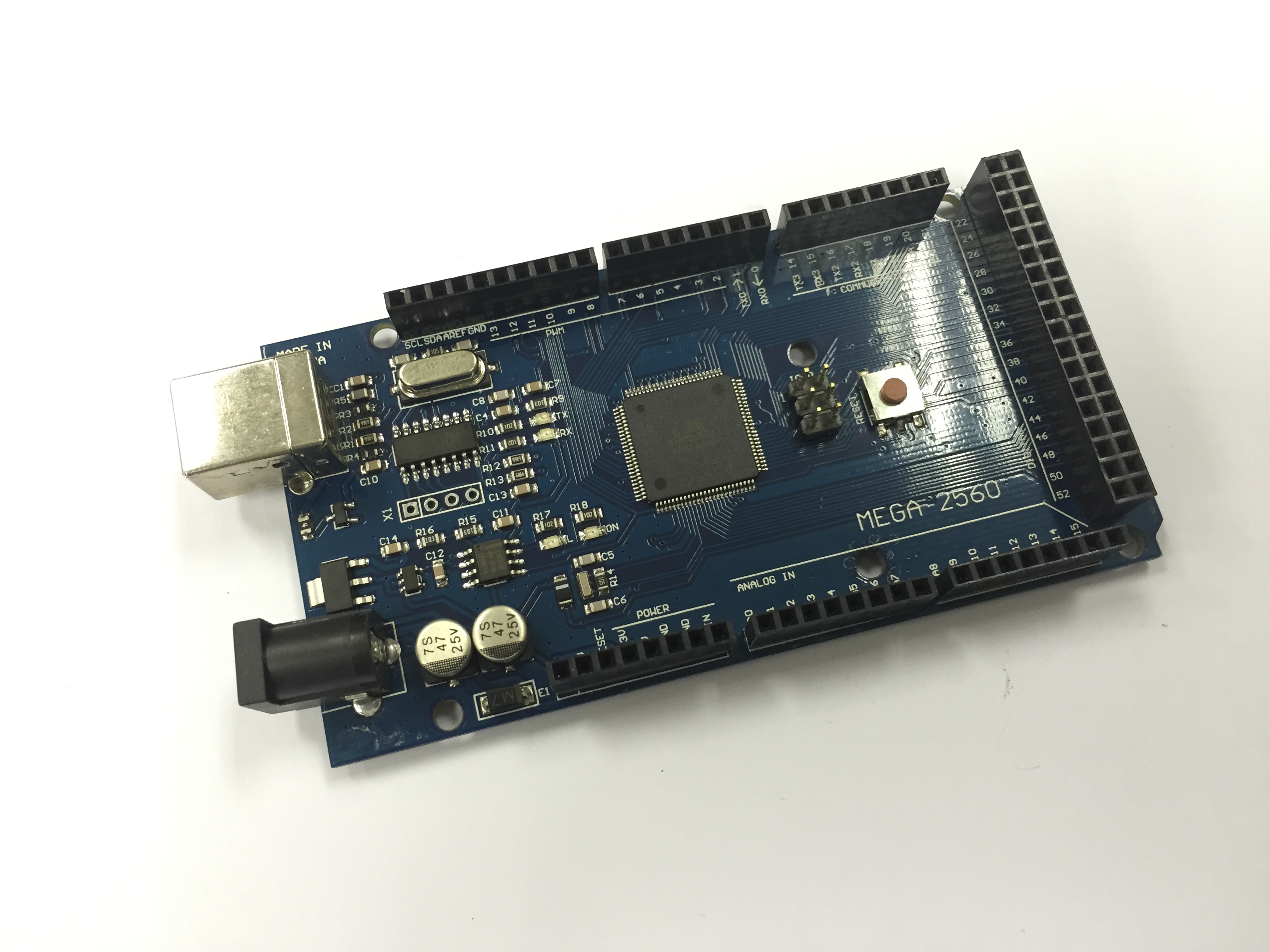 MEGA 2560 R3 ใช้ชิป CH340 แถมสาย USB ( Arduino - Compatible Board )
