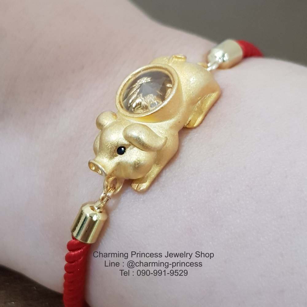 หมูนําโชค กังหันแชกงหมิว ด้ายแดง วัตถุมงคลเสริมดวงปีกุล นำพาความอุดมสมบูรณ์ มีกินมีใช้ ทำอะไรหมูๆ ผ่านไปได้ง่ายดาย