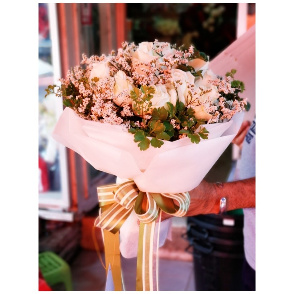 ช่อดอกกุหลาบสีขาว