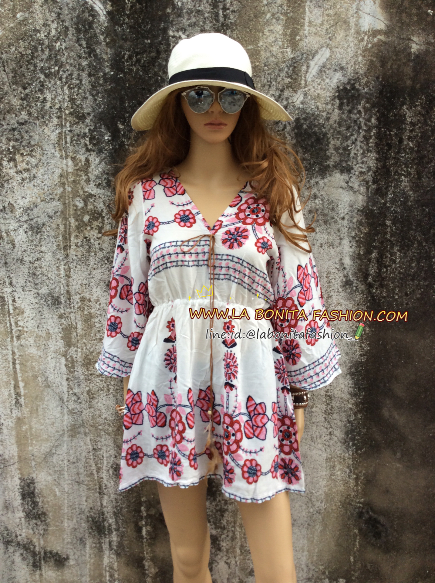 เดรสคอวีพิมพ์ลายสวยสไตล์โบฮีเมียน