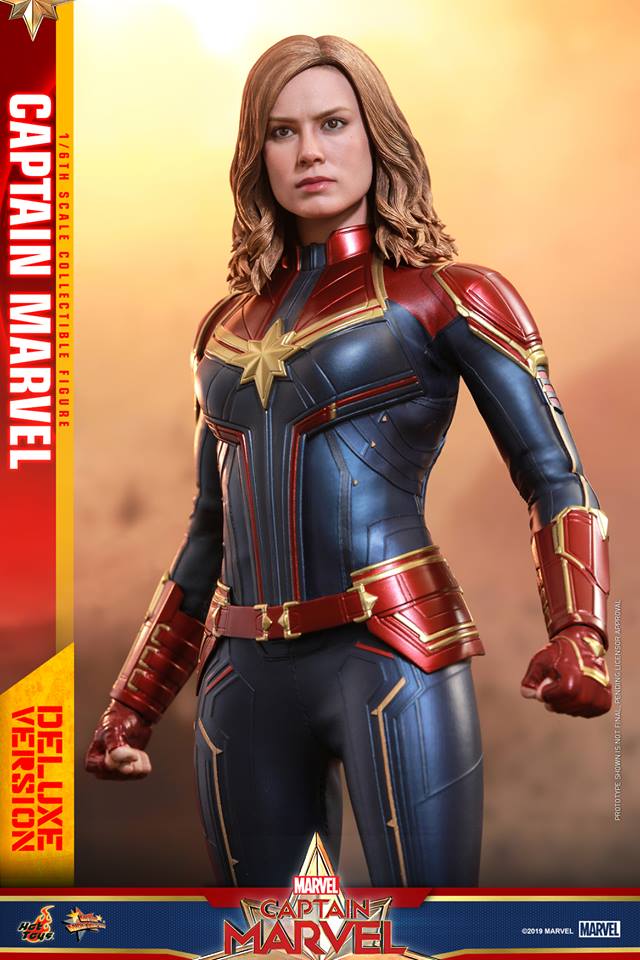 Hot Toys MMS522 CAPTAIN MARVEL - CAPTAIN MARVEL (DELUXE VERSION)