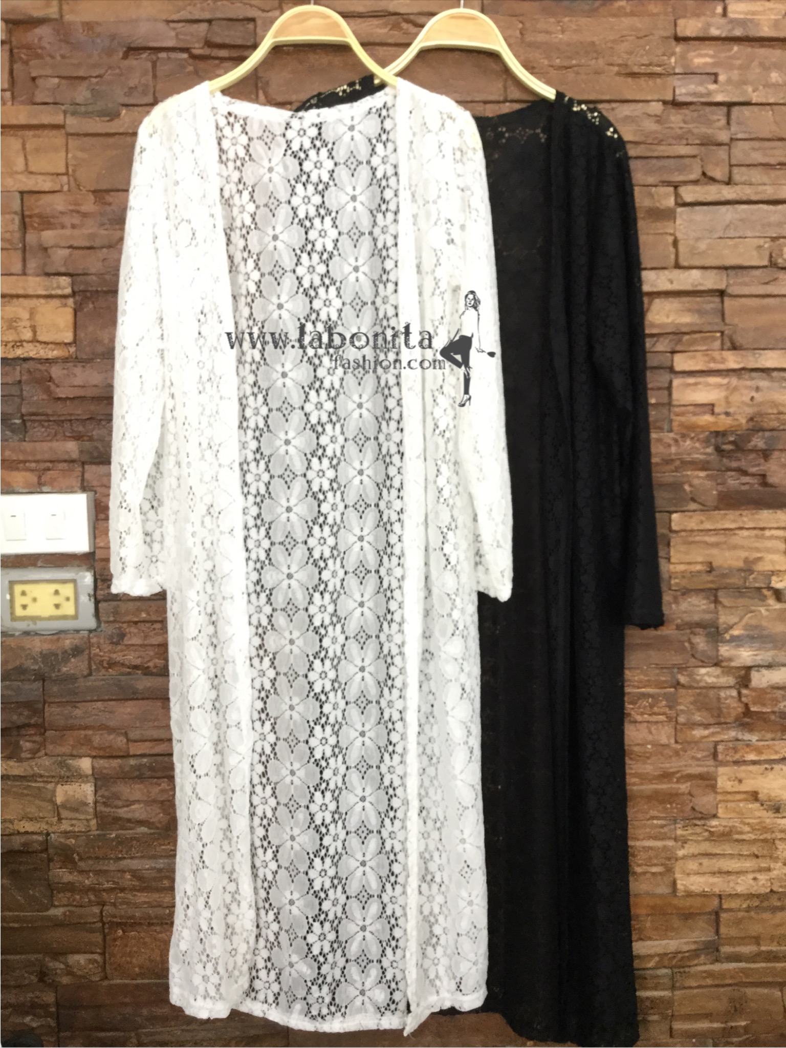 เสื้อคลุมยาวผ้าลูกไม้นุ่มๆ