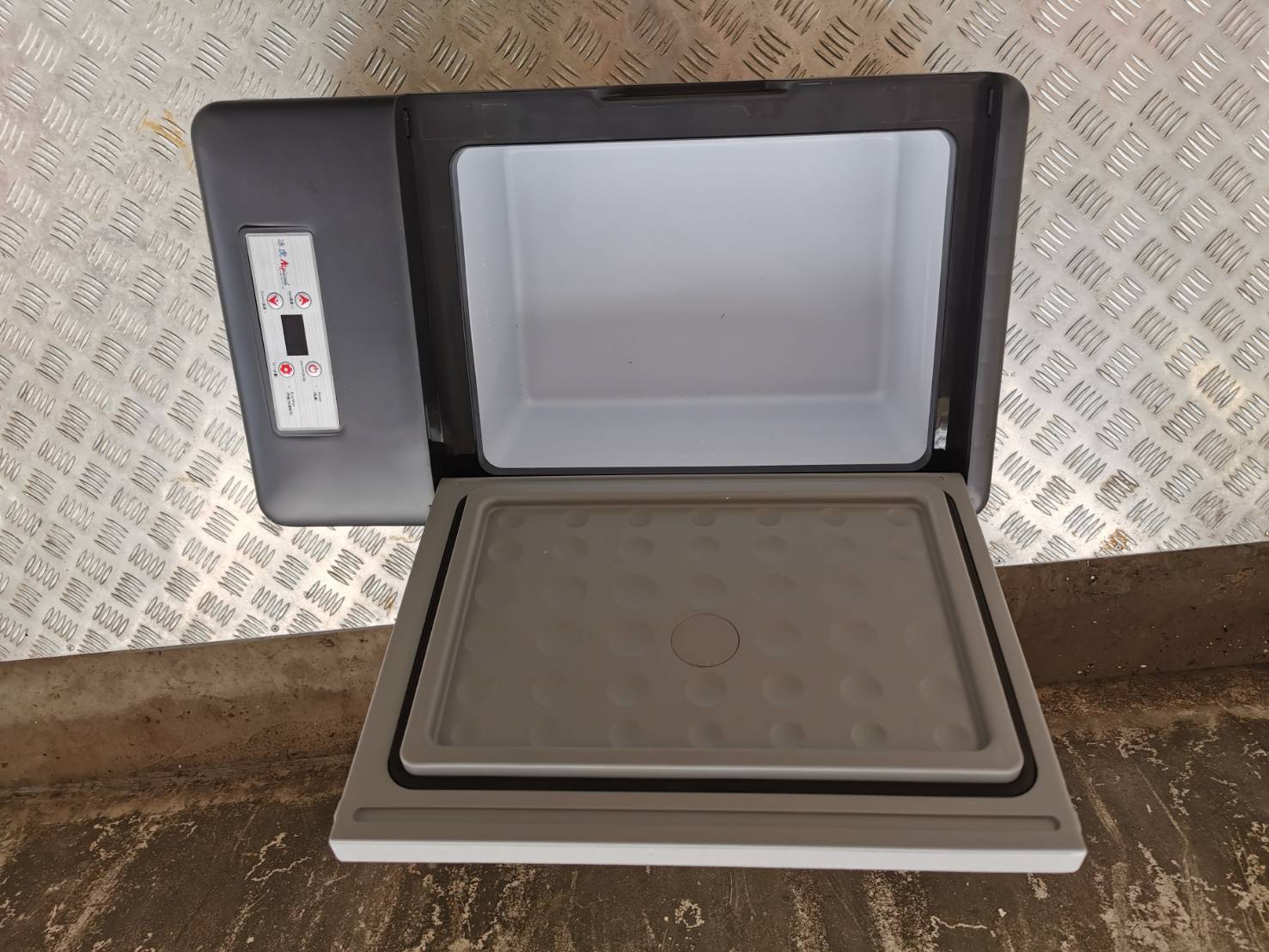 OT220 ตู้แช่เย็นถึงแข็ง -20 ขนาด 15 ลิตร ใช้ไฟ 12V/24V