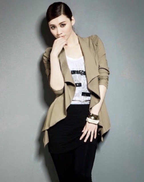 Blazer เบลเซอร์สูททรงสวยใส่แล้วช่วยพรางหุ่นให้ดูผอมเพรียวขึ้น