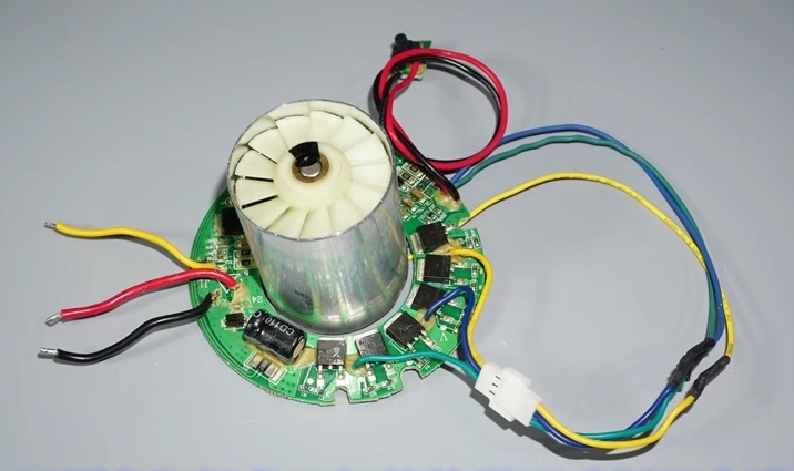 MO52 มอเตอร์พัดลมบลัสเลส 35mm 10-24V DC 100000รอบ ให้แรงลมสูงสุด 108 km/h