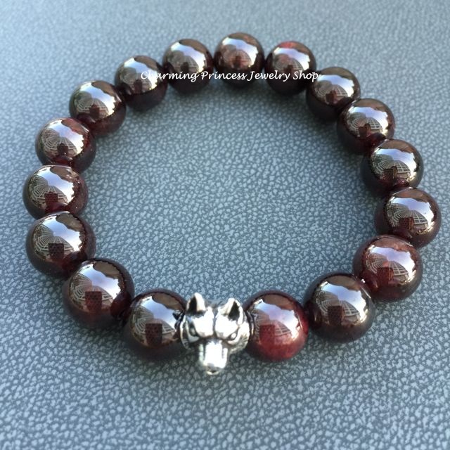 Garnet โกเมน 10 mm A หินสำหรับคนเกิดเดือนมกราคม ความหมายดีมากๆ ทำมาค้าขึ้น ร่ำรวยเงินทอง พรั่งพร้อมลาภยศวาสนา ประดับเงินรูปสุนัขจิ้งจอก