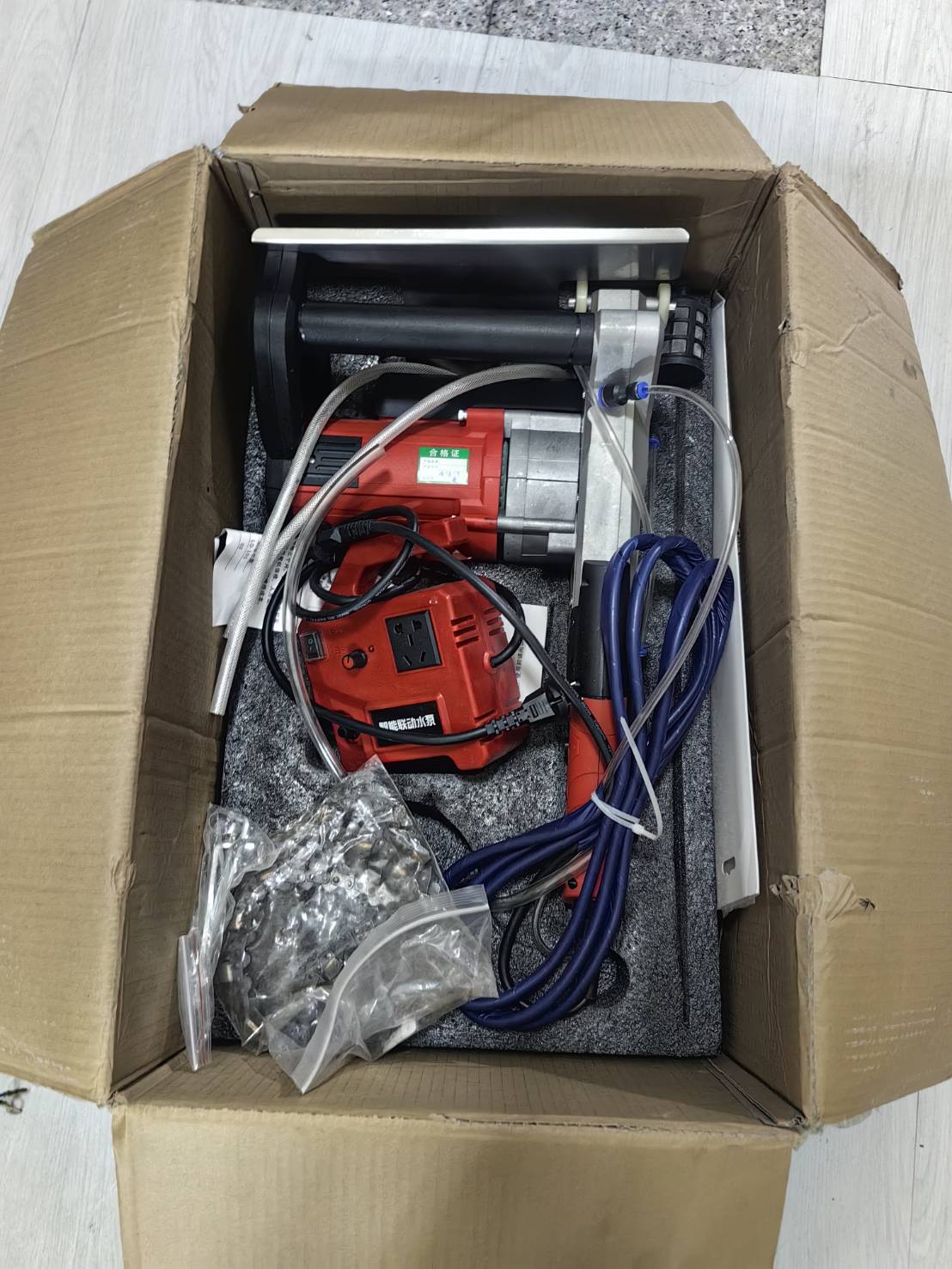 ES34 เลื่อยโซ่ตัดผนังปูน ขนาด 18 นิ้ว 7600 วัตต์ พร้อมปั๊มน้ำหล่อ