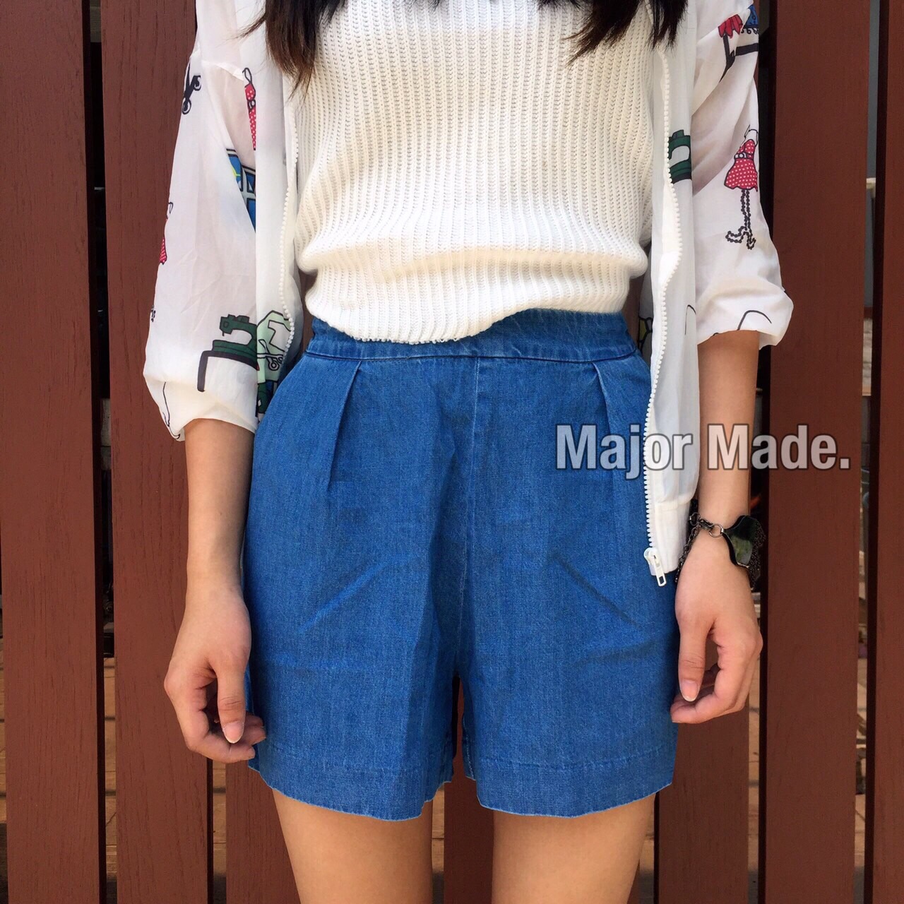 รอบ 3 หมดไว้มากๆค่า จัดเลย! -กางเกงขาสั้นขาบาง ทรงหลวมๆ ด้านหลังเป็นเอวยางยืด ฟอกนิ่ม คัตติ้งเกาหลี ใส่สบายสุดๆๆ ใส่แล้วไม่อยากถอดเลย แมทกับอะไรก้เก๋เวอร์korea style. ตัวอ้วกก็ใส่ได้นะคะ 👏 รุ่นนี้ หยิบมาใส่ได้เรื่อยๆคะ