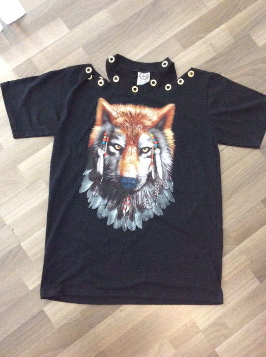 เสื้อร็อคเปิดไหล่สไตล์สาวเซ็กซี่ สกรีนลายสุนัขจิ้งจอกชนเผ่า