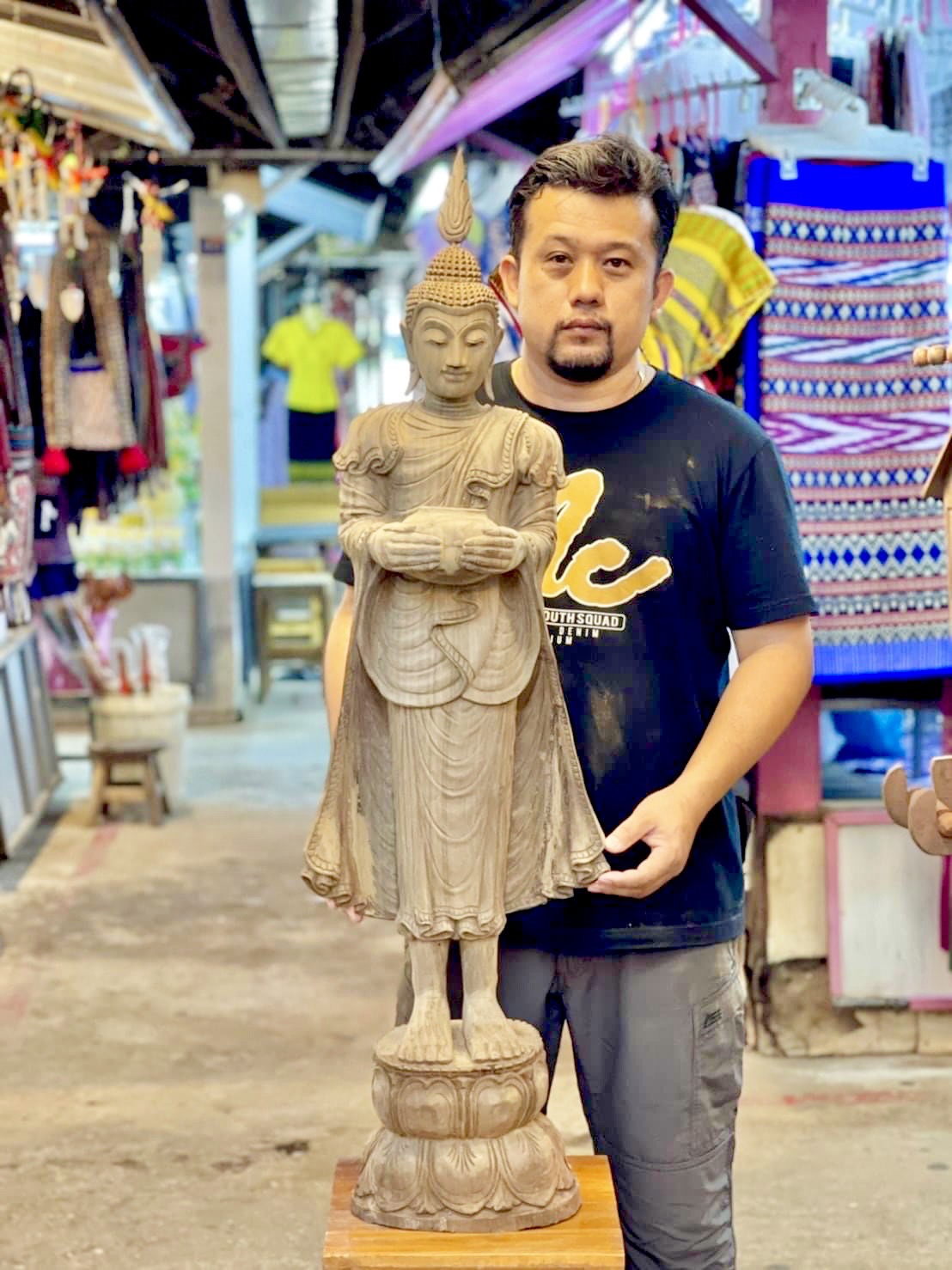 พระพุทธรูปไม้ตะเคียนแกะสลัก สูง1เมตร