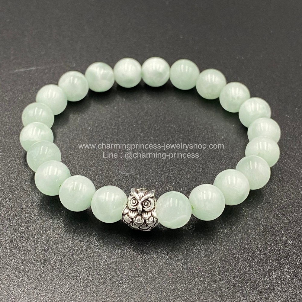 Green Angelite แองเจิลไลท์สีเขียว 8 มม หินของความคิดสร้างสรรค์ หินแห่งการหยั่งรู้ การปรากฏของสิ่งเตือนภัย ซึ่งเปรียบเสมือนมีเครื่องรางบอกเหตุ พร้อม นกฮูกเงินแท้ นกฮูกได้ชื่อว่าเป็นสัตว์แห่งปัญญา ความสุขุมรอบคอบและความร่ำรวย