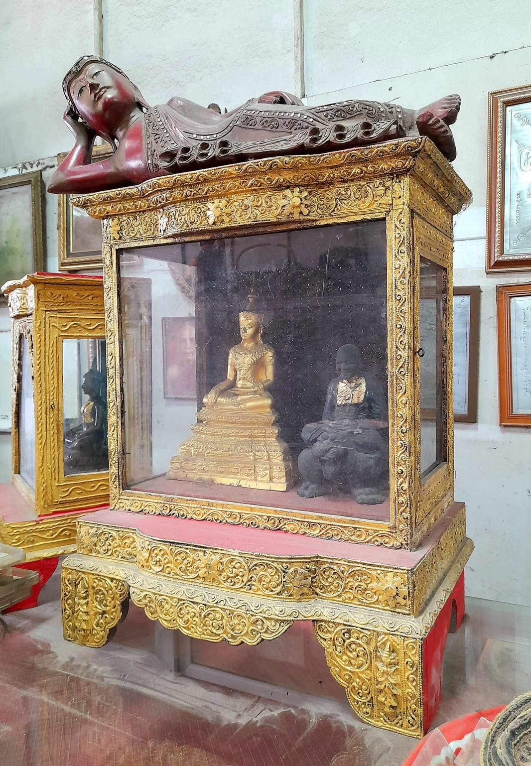ตู้ใส่พระบูชาไม้สัก ตู้กระจกใส่พระบูชาขนาด7นิ้ว ตู้พระบูชาล้านนาโบราณ