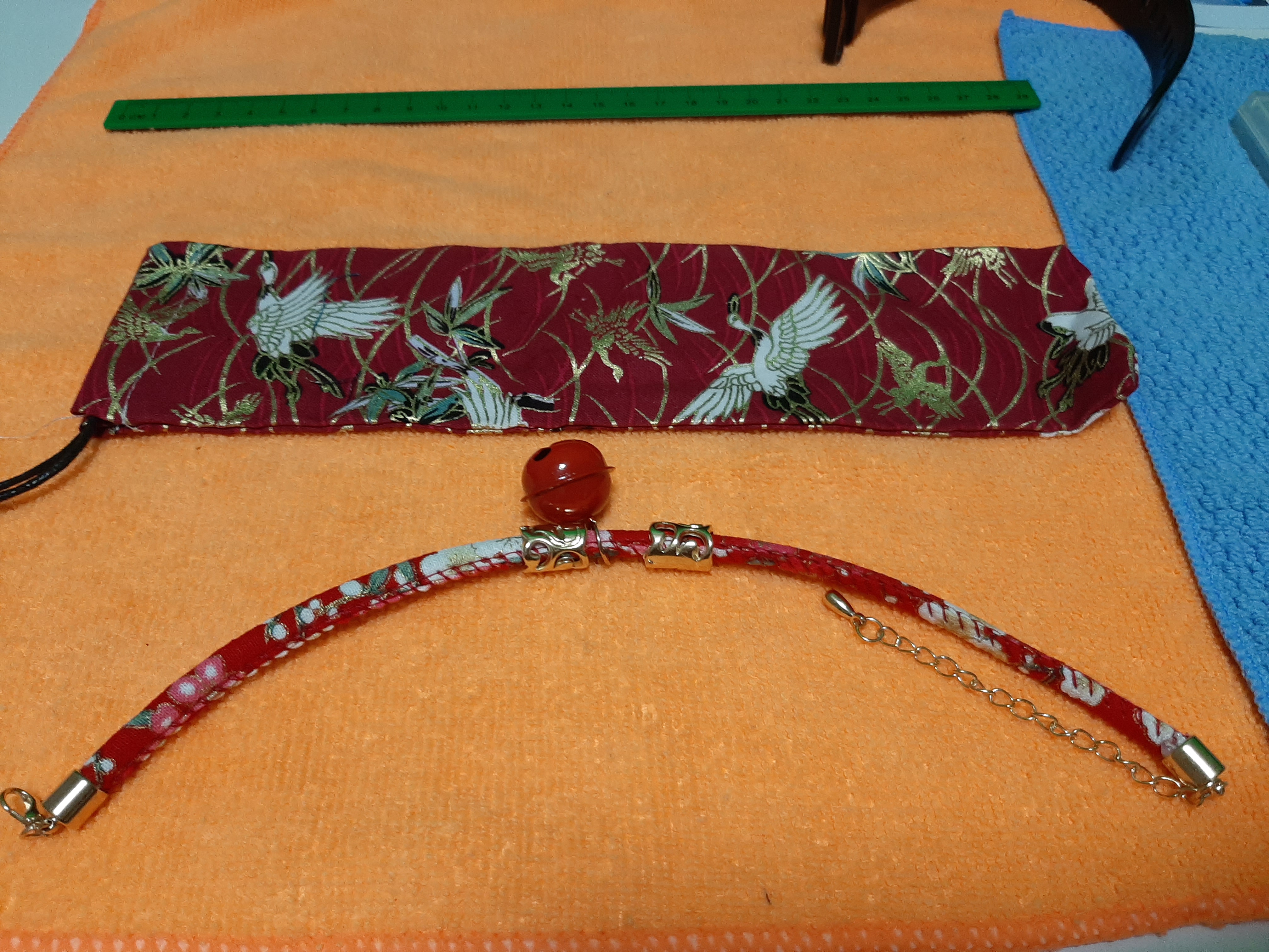 กระดิ่งแมว พรัอมซองผ้าลายนกกระเรียน