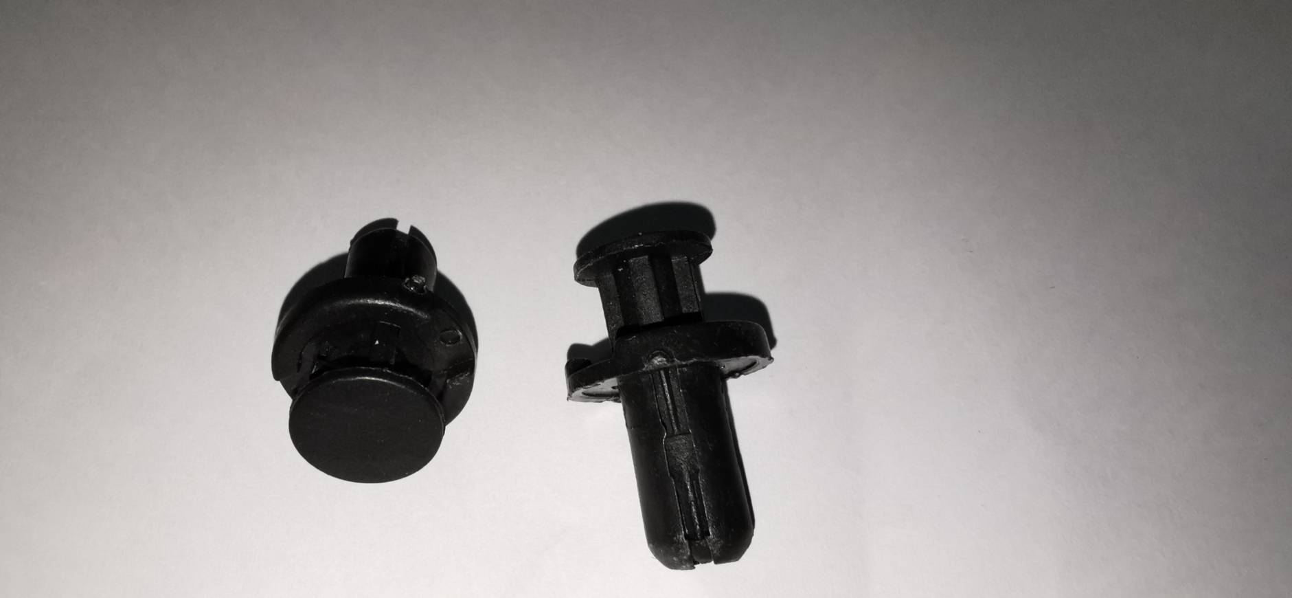 CARE13 พุกพลาสติก 9.5 มิล ชุด 20 ตัว สำหรับยึดกันชน บังโคลน