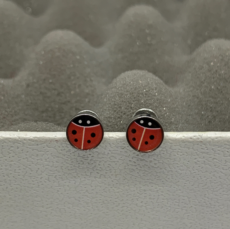 (ส่งฟรี!) ต่างหูสำหรับผิวแพ้ง่ายแป้นตัน ปลอดภัย 100% ใส่สบายไม่ทิ่มหลังหู Bugs