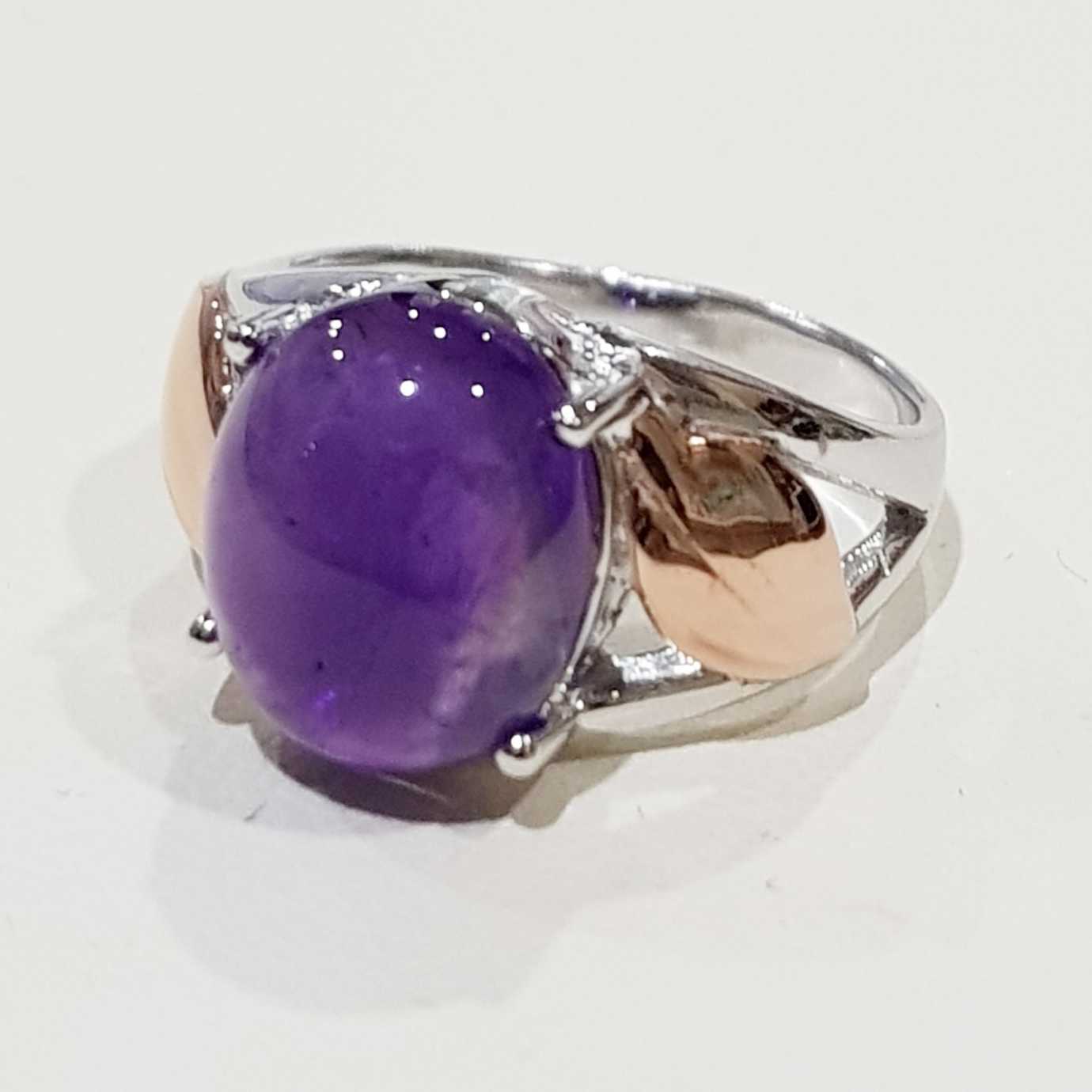 แหวนอเมทิสต์ พลอยสีม่วง พลอยเม็ดเดี่ยว รูปไข่ ขนาด 12x10 มม 925 & 14K Rose Gold Plated Amethsyt Leaves Design at Shrank Ring