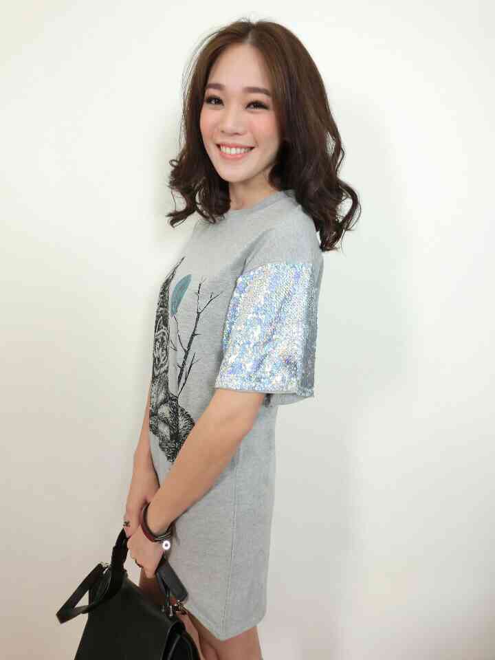 เดรสผ้ายืด/ หรือเสื้อตัวยาว สกีนลาย แขนปักเลื่อมวิ้งค่ะ