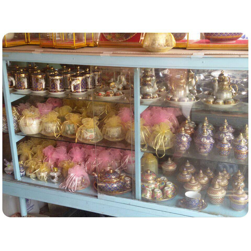 โถเบญจรงค์