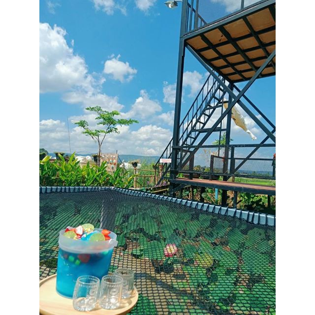 ตาข่ายเปลนอน คาเฟ่ รีสอร์ท