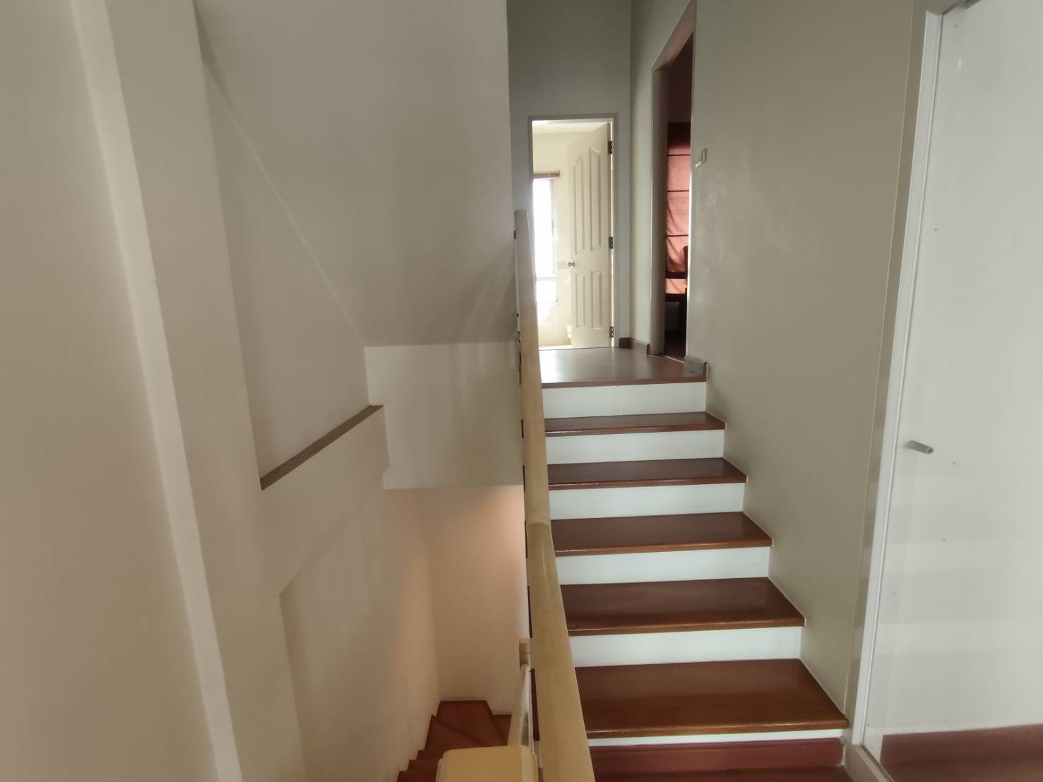 ทาวน์โฮม 3 ชั้น บ้านกลางเมืองสวิสทาวน์ ซ.ประเสริฐมนูกิจ 25 ถ.เกษตร-นวมินทร์ ลาดพร้าว บ้านอยู่หน้าคลับเฮ้าส์ ทำเลดี บ้านสวย พร้อมอยู่ Baan Klang Muang Swiss Town