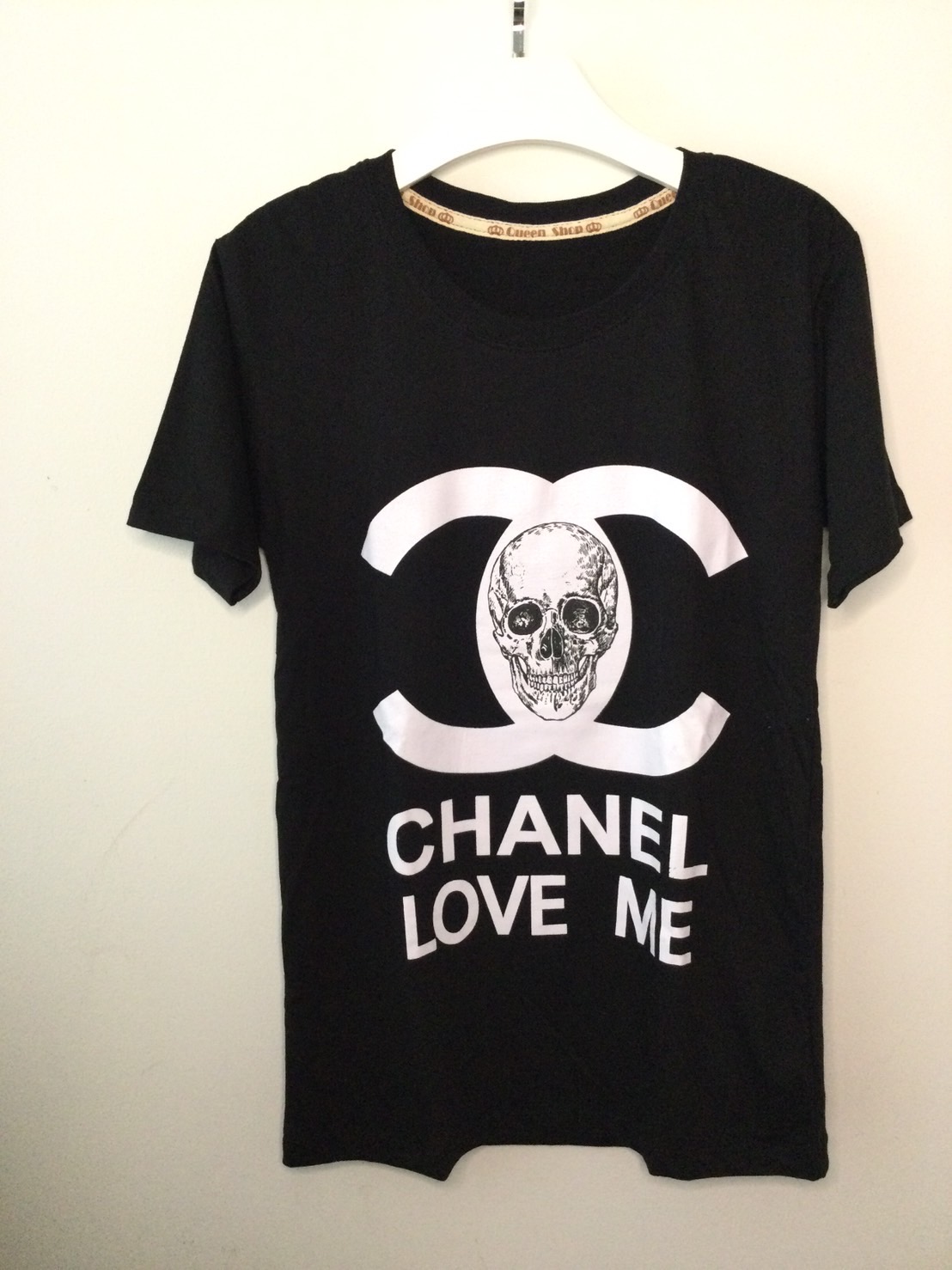 เสื้อยืด ชาแนล คอกลมใส่ชิวๆ สกีนลายหัวกะโหลกสวยหน้าหลัง งานสวยราคาสุดคลุ้มต้องมีนะคะ