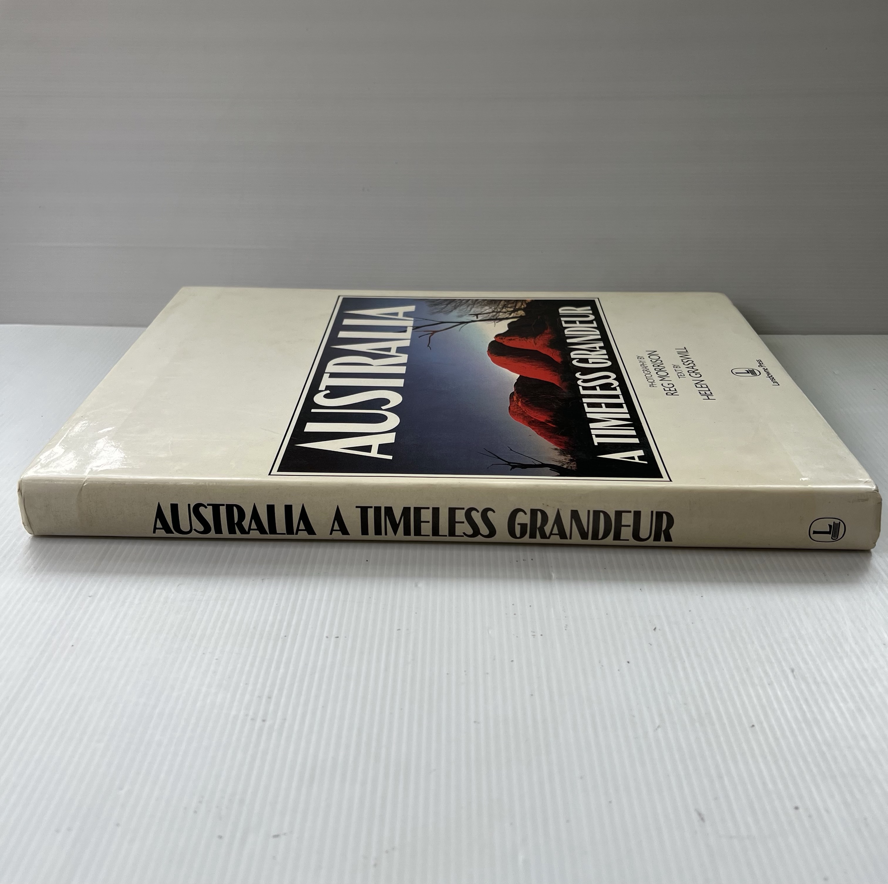 Australia: A Timeless Grandeur Helen Grasswill , Reg Morrison January 1, 1989 90-99% Hardcover