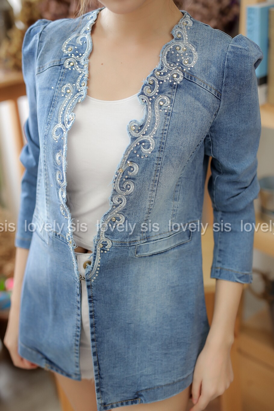 Blazer ยีนส์แขนยาว ดีไซน์ขอบหยักช่วงปก แต่งประดับเพชรคริสตัลวิ้งวับ