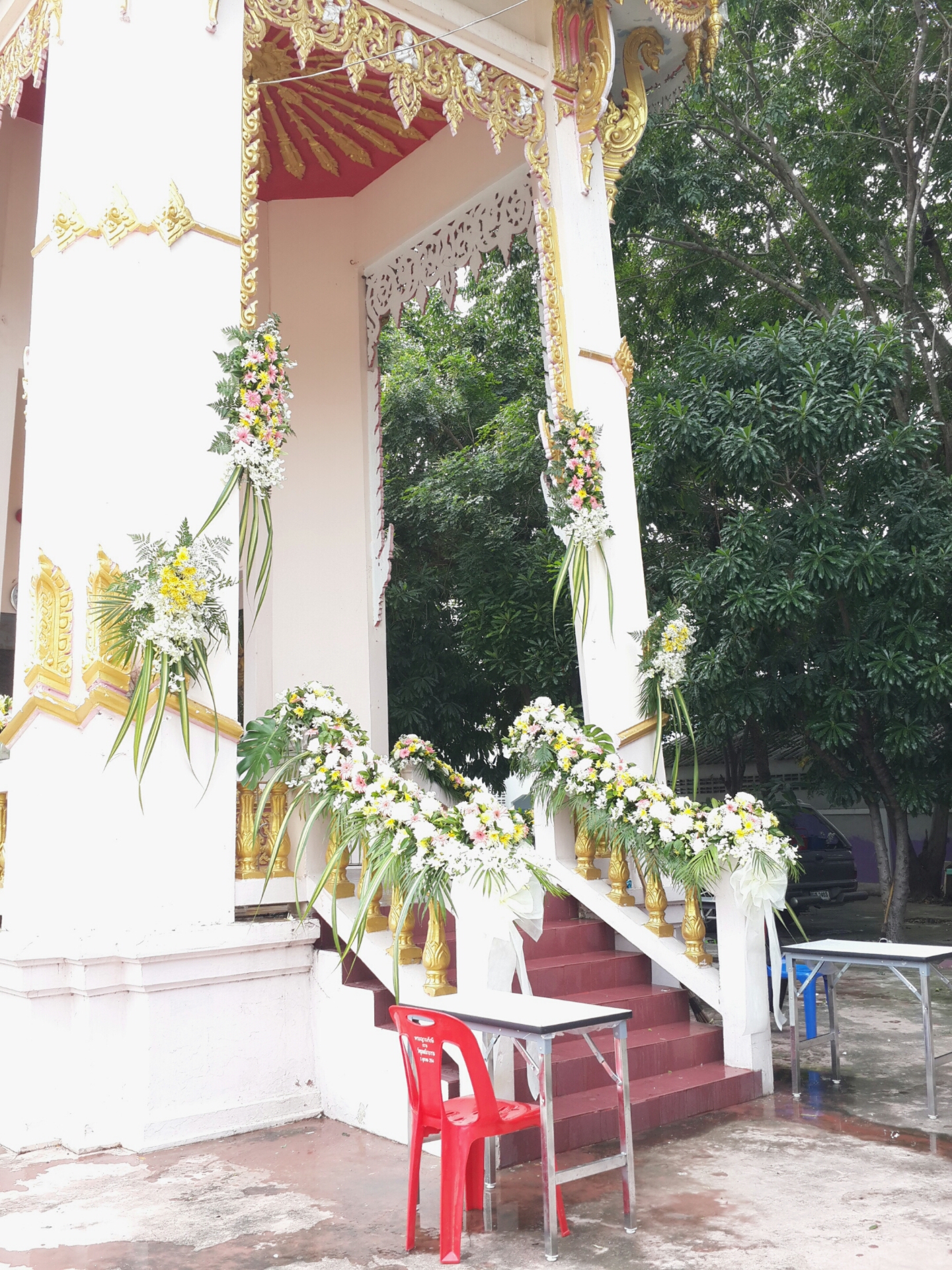 ดอกไม้หน้าเมรุ