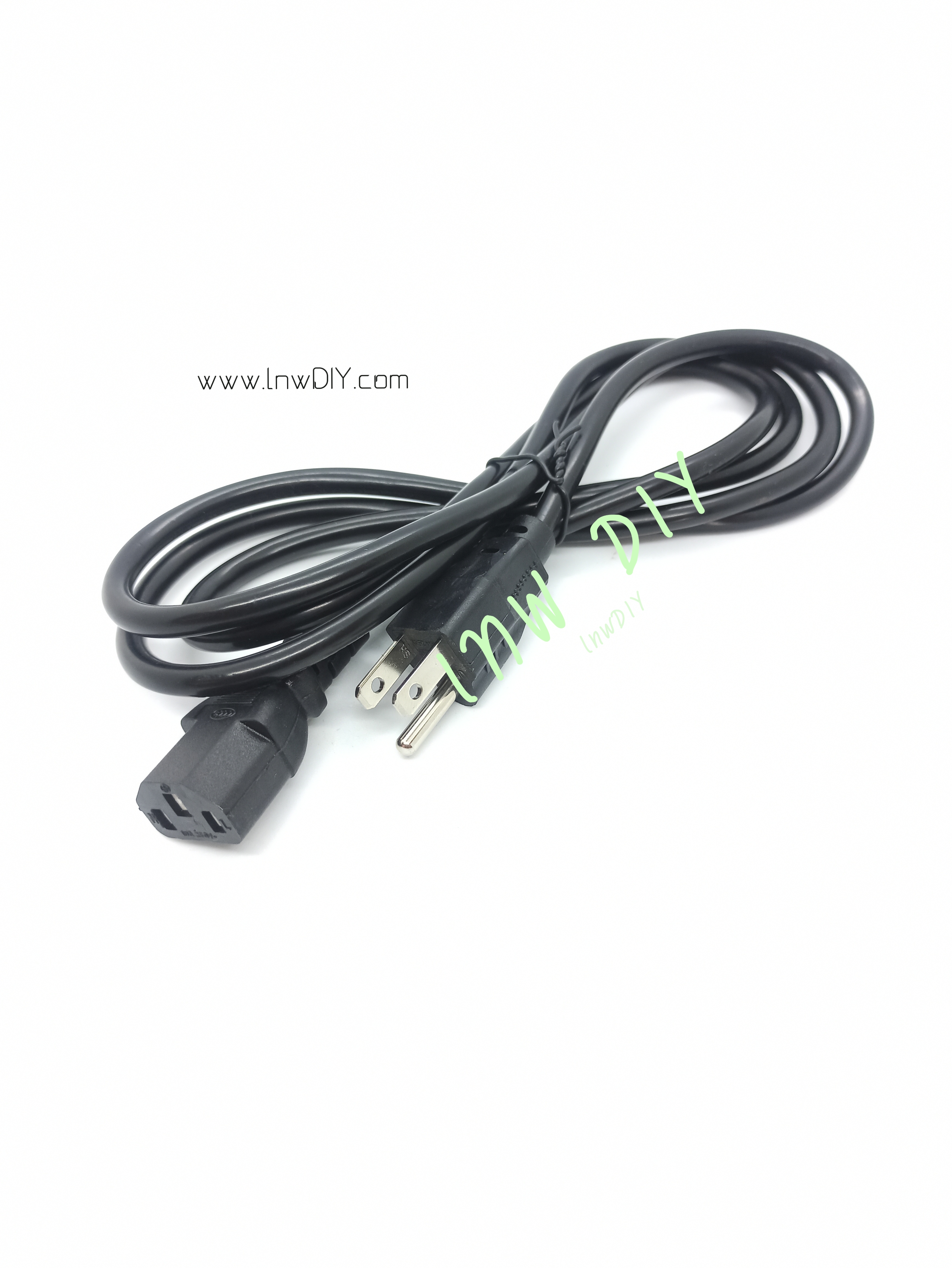 สายไฟ AC power ยาว 1.8 m เส้นผ่าศูนย์กลาง 0.75 mm.