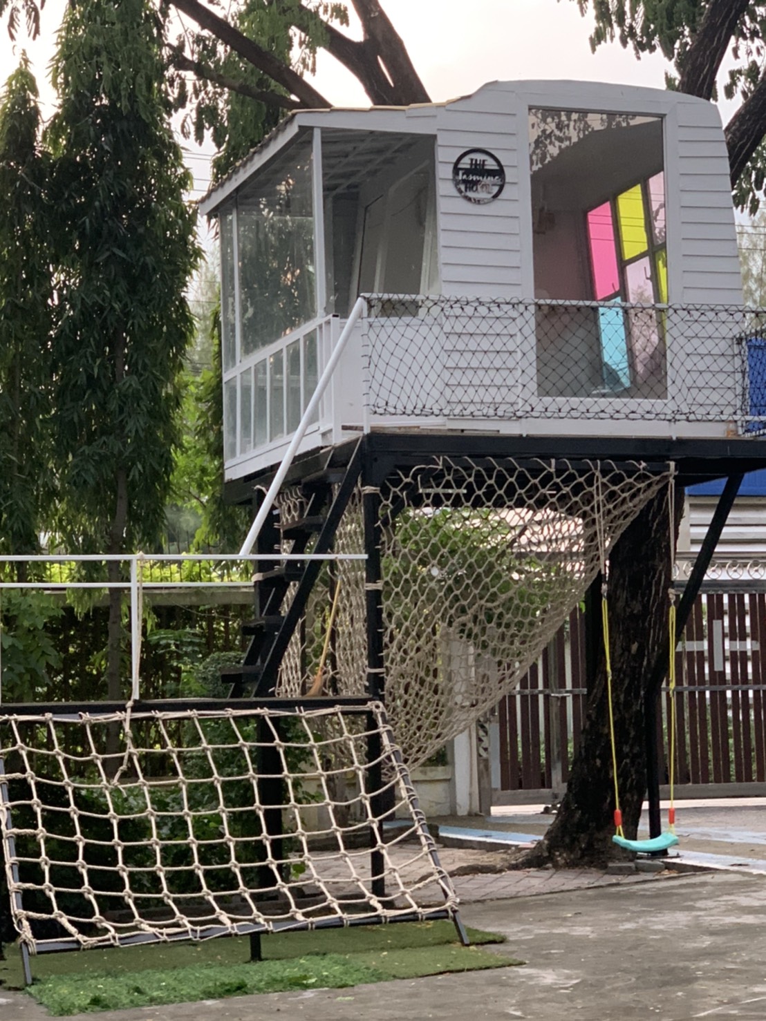 ตาข่ายกันตกบันได กันตกระเบียง ติดตั้งง่าย ผูกใช้งานได้ทันที