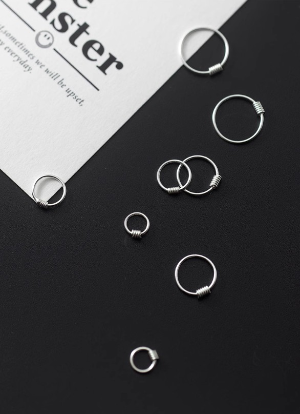 “เช็คสินค้าทัก line ก่อนโอนนะคะ”ต่างหูสำหรับผิวแพ้ง่าย เงินแท้ 92.5% ห่วงเรียบ Tiny Hoop_ES232