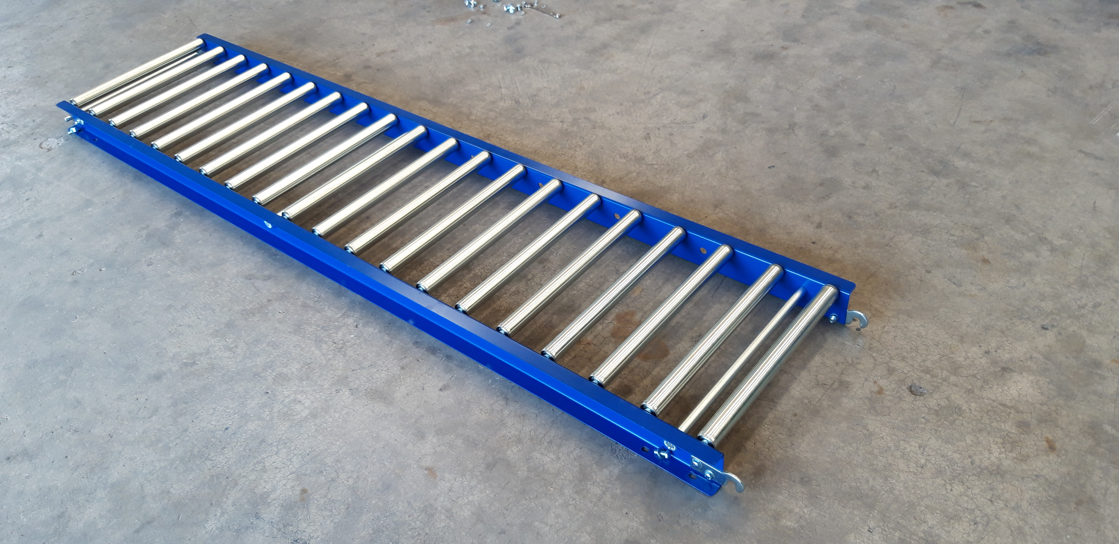 SPEEDWAY รางลูกกลิ้งลำเลียงสินค้า กว้าง 40 cm ยาว 2 M ( Model SR32B - 4020 )