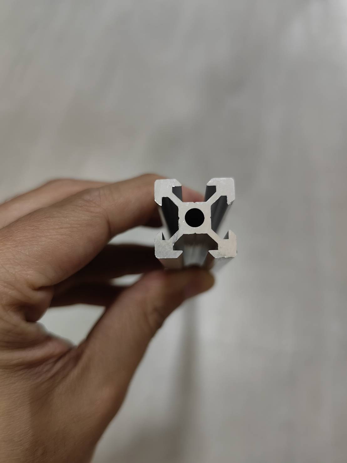 OT186 อลุมิเนียมโปรไฟ 20X20 ร่อง V