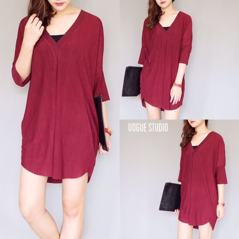 เดรสอัดพลีทถี่ คอวี ทรงไหล่ตก หน้าสั้นหลังยาว ใช้ผ้าอัดพลีทอย่างดี เนื้อนิ่ม ใส่สบาย มาพร้อมเสื้อซับในแยกชิ้น ทรงสวย ดูแพง ชุดเดียวอยู่คะ