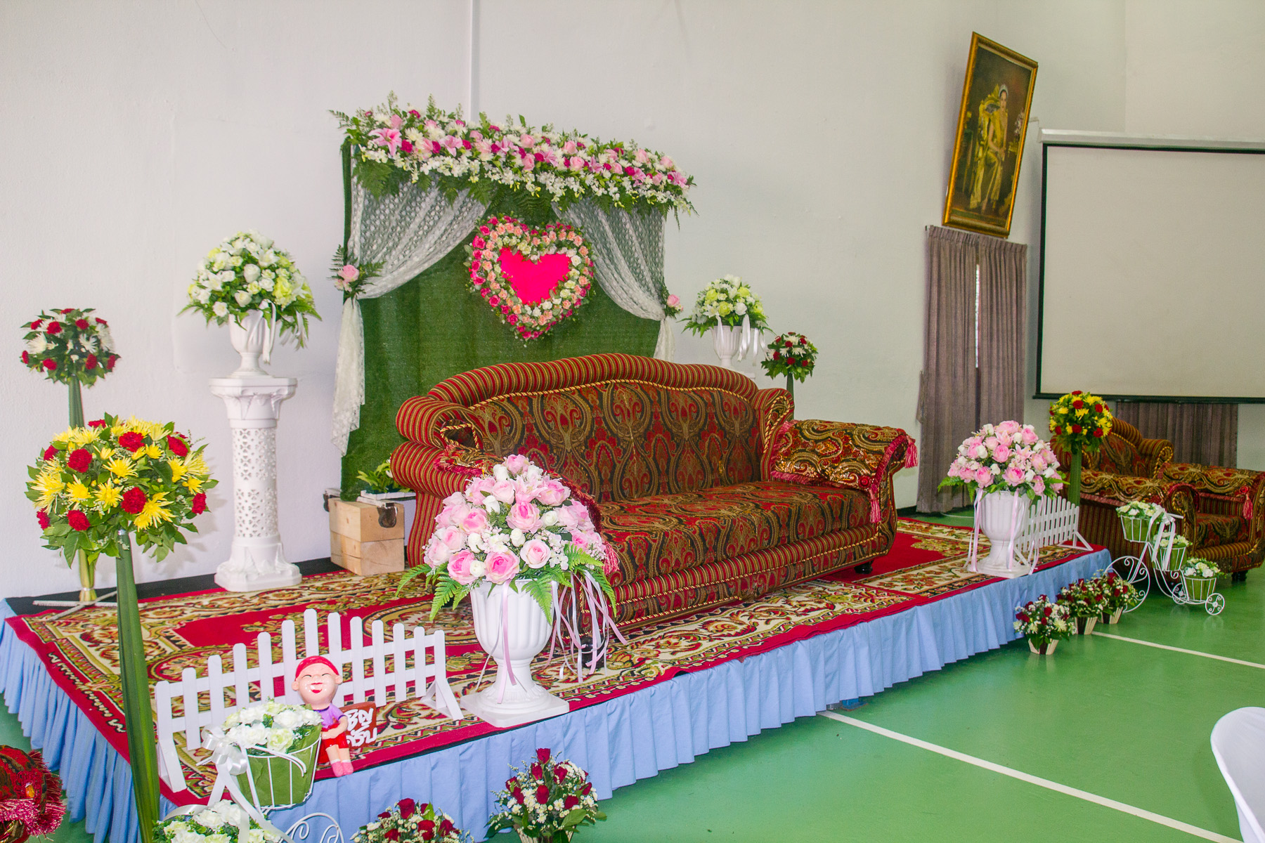 ซุ้มถ่ายรูป ตกแต่งเวที ธีมงานชมพู สดใส