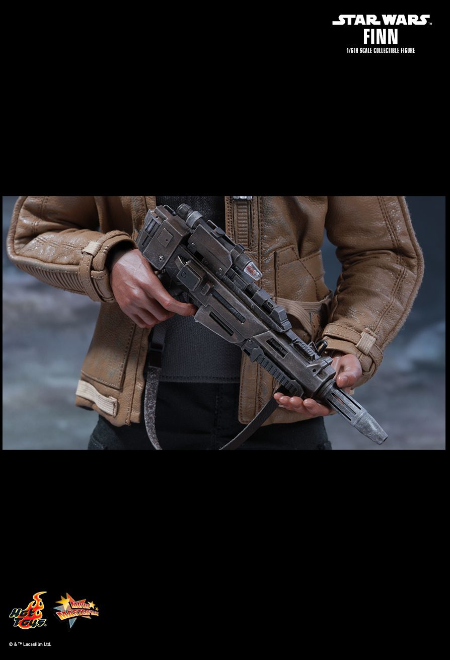 Hot Toys MMS345 STAR WARS: THE FORCE AWAKENS - FINN