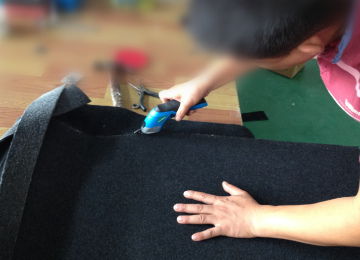 EC04 กรรไกรไฟฟ้า 3.6 v สำหรับตัด ผ้า หนัง อลูมิเนียม กระดาษหนา เกรดอุตสาหกรรม