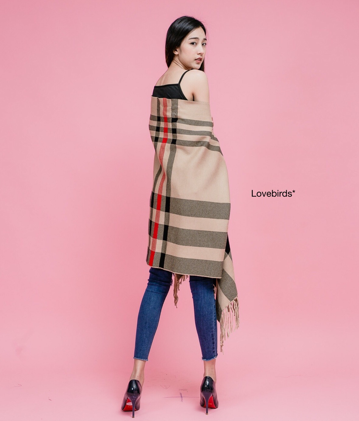 เบลเซอร์ทรงเสื้อคลุมลายเบอเบอร์รี่ ใส่สวมแขน ผ้าอย่างดี จั้มที่แขน ปลายฟริ้น งานสวยมากๆค่า