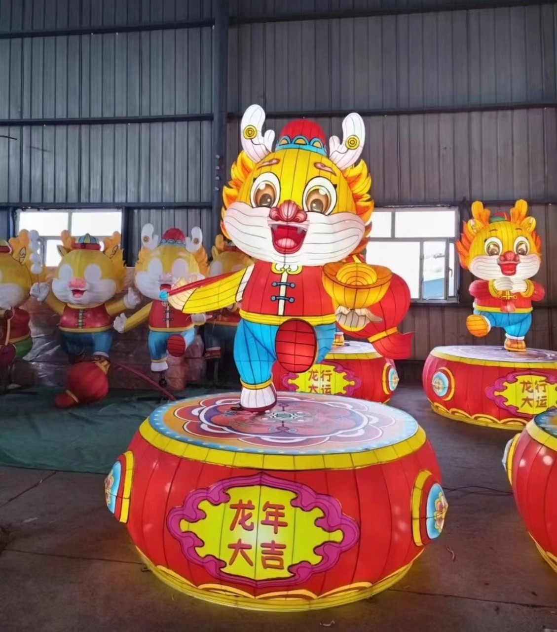 ให้เช่าของตกแต่งงานเลี้ยงตรุษจีนยอดนิยม สีสันของการตกแต่งที่ดี