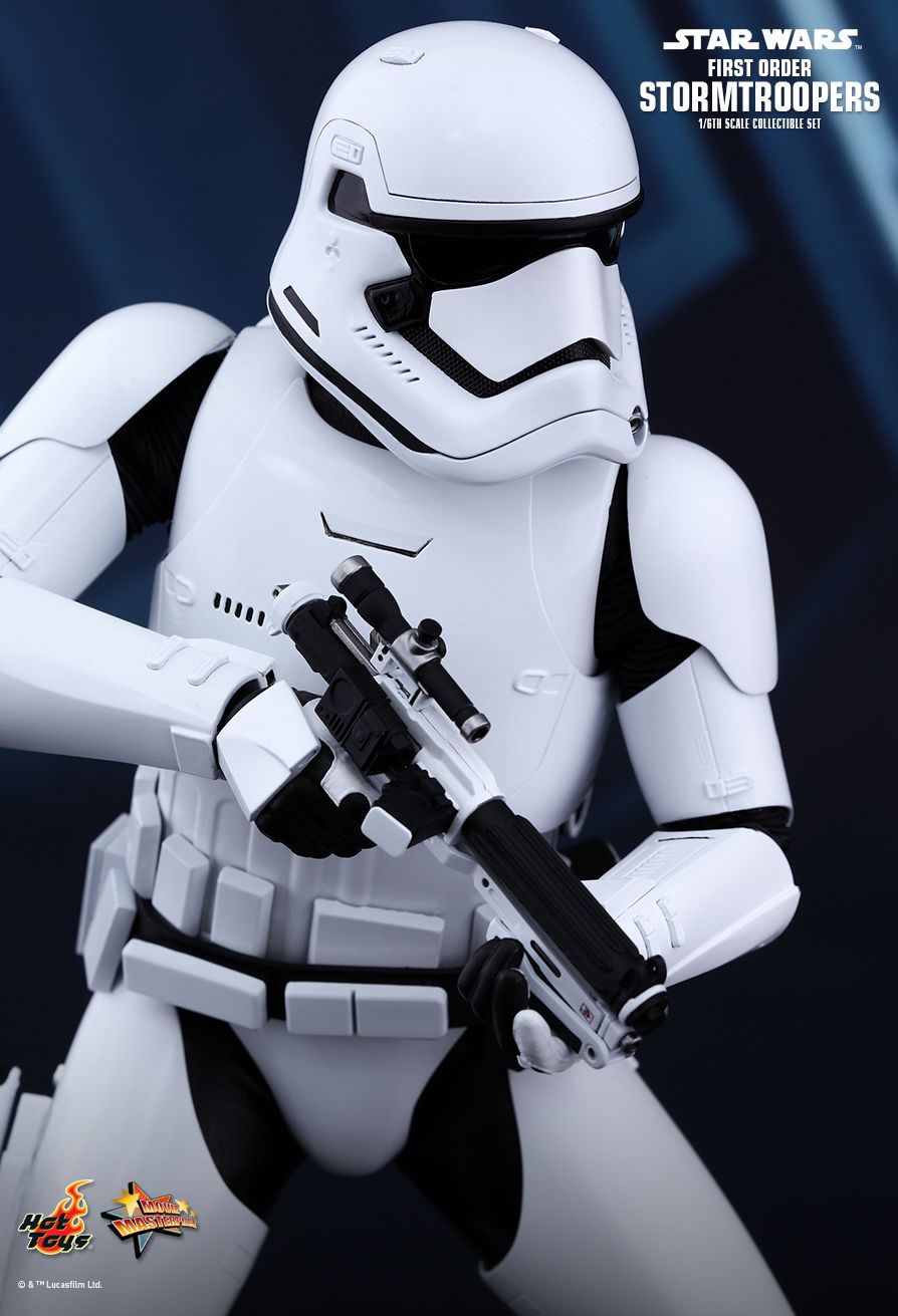 Hot Toys MMS317 STAR WARS: THE FORCE AWAKENS - FIRST ORDER STORMTROOPER