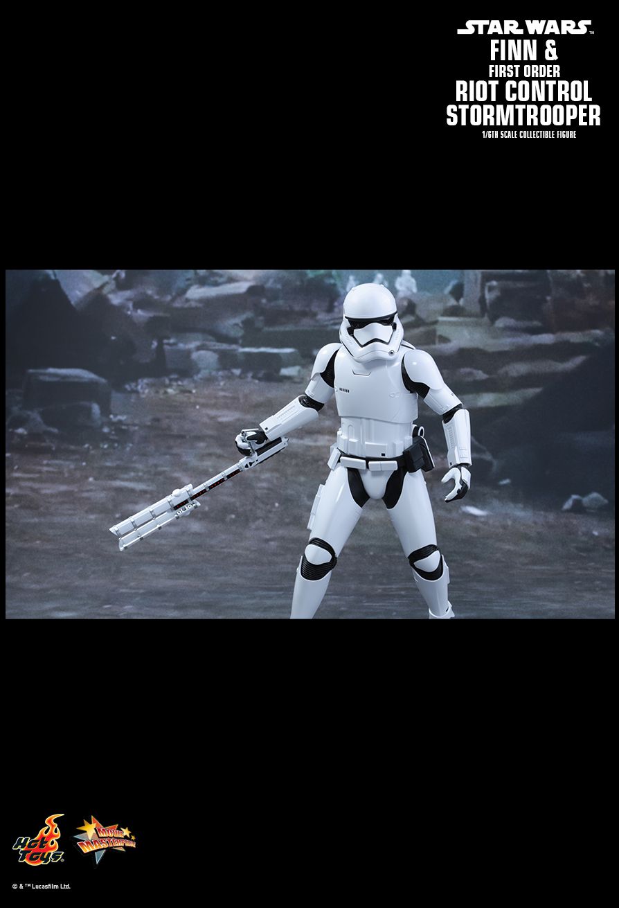 Hot Toys MMS346 STAR WARS: THE FORCE AWAKENS - FINN & STORMTROOPER