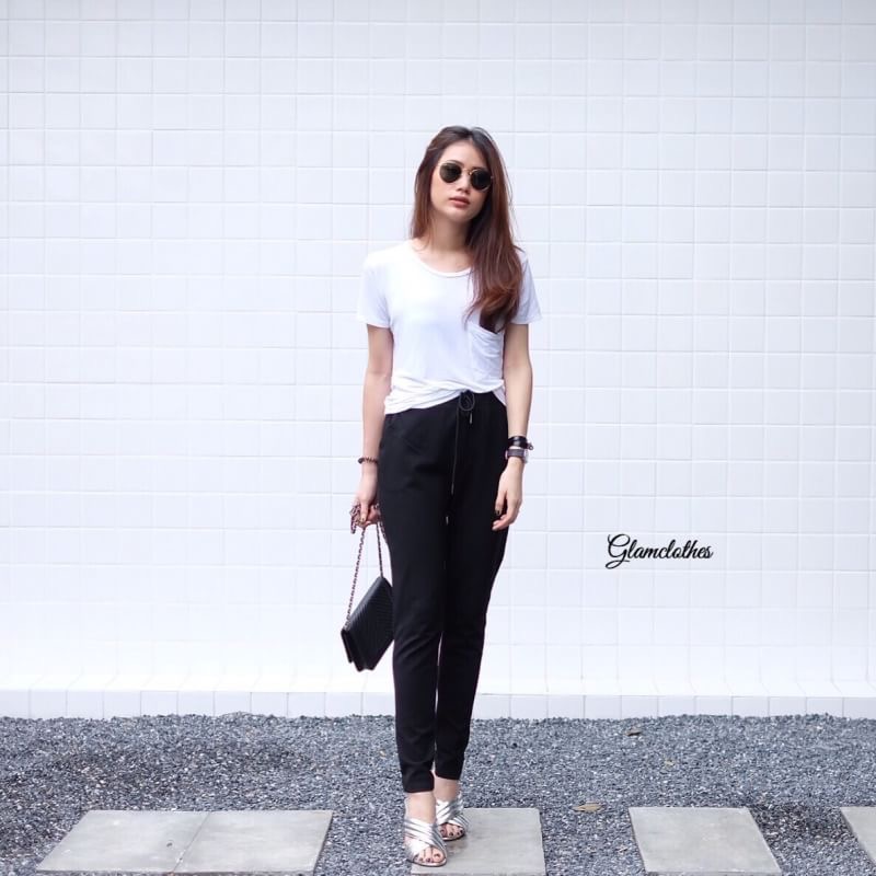 New!! กางเกงวอรวมขาเข้ารูป เนื้อผ้านิ่ม มีเชือกผูก ทรงพอดีตัว สวยฝุดๆพูดได้คำเดียวว่า ใส่สวยมาก ห้ามพลาดจริงๆค่ะ