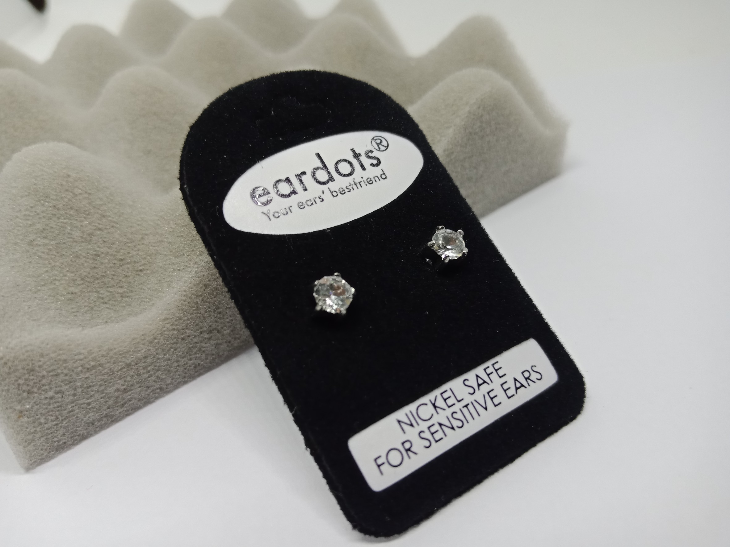 “เช็คสินค้าทัก line ก่อนโอนนะคะ” Cubic